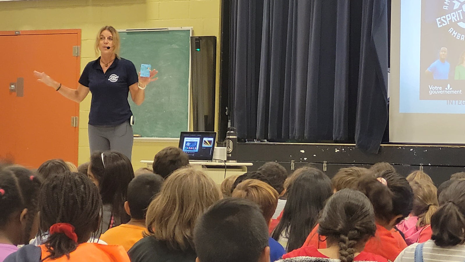 De la grande visite pour les élèves de l'École primaire Harwood