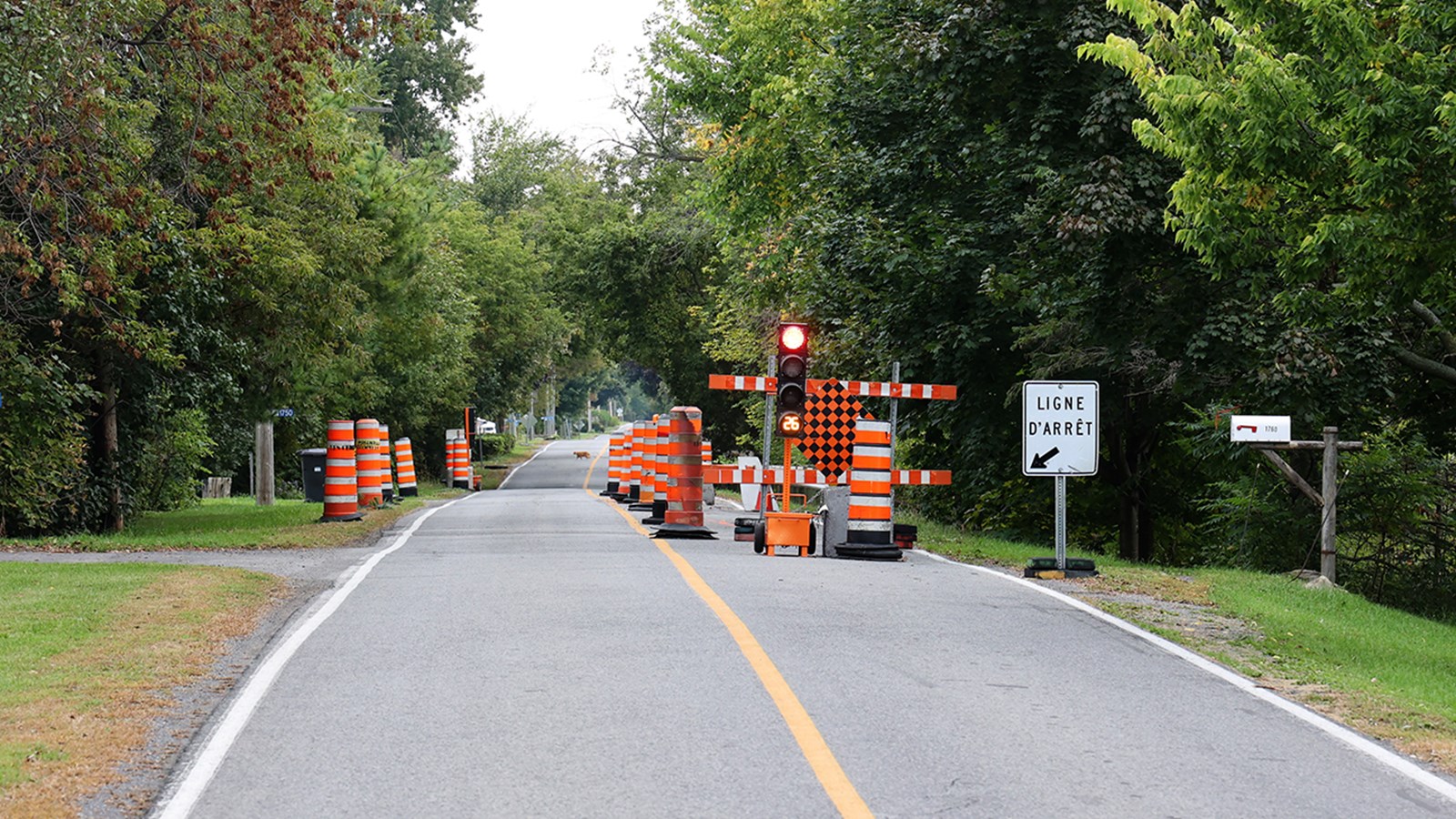 L'entrave en place devant le 1750 Chemin du Fleuve aux Cèdres reste en place pour toute la saison hivernale