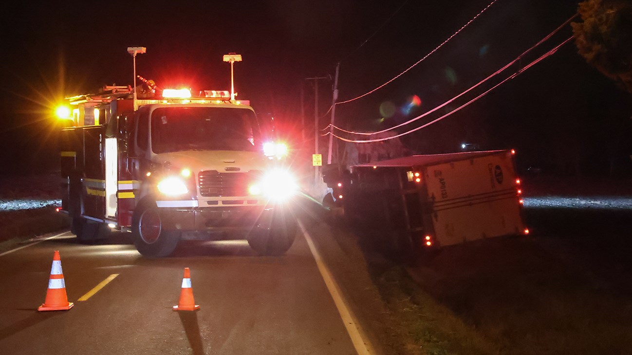 Un semi-remorque se renverse sur le chemin Saint-Dominique