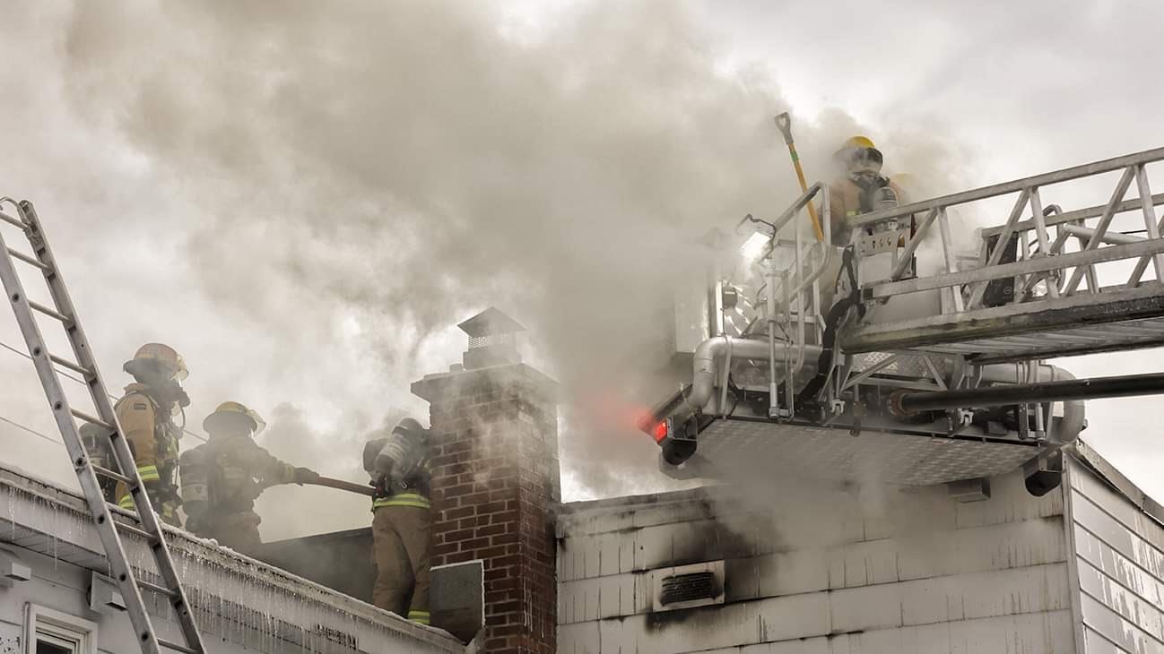 Incendie à Vaudreuil-Dorion: l’agence de Nicole & Cie voyage devra se reloger