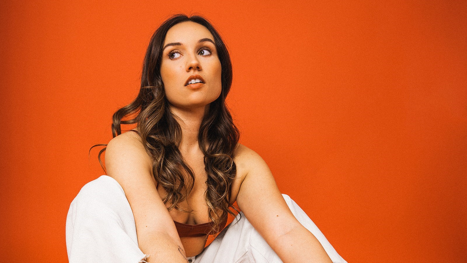 30 mai 2022 : Meghan Oak sort un extrait de sa nouvelle chanson Péché Mortel
