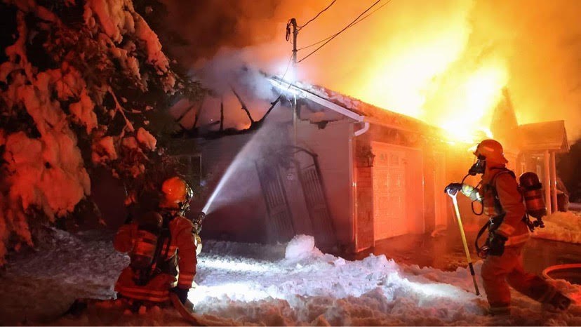 Le feu ravage une résidence unifamiliale à Rigaud