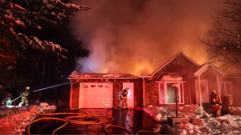 Le feu ravage une résidence unifamiliale à Rigaud