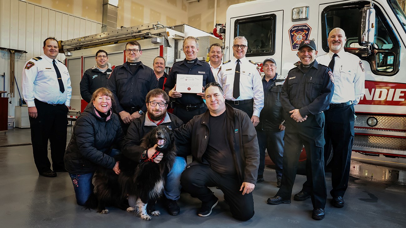 Sauvetage d'un chien à Saint-Zotique: les pompiers récompensés