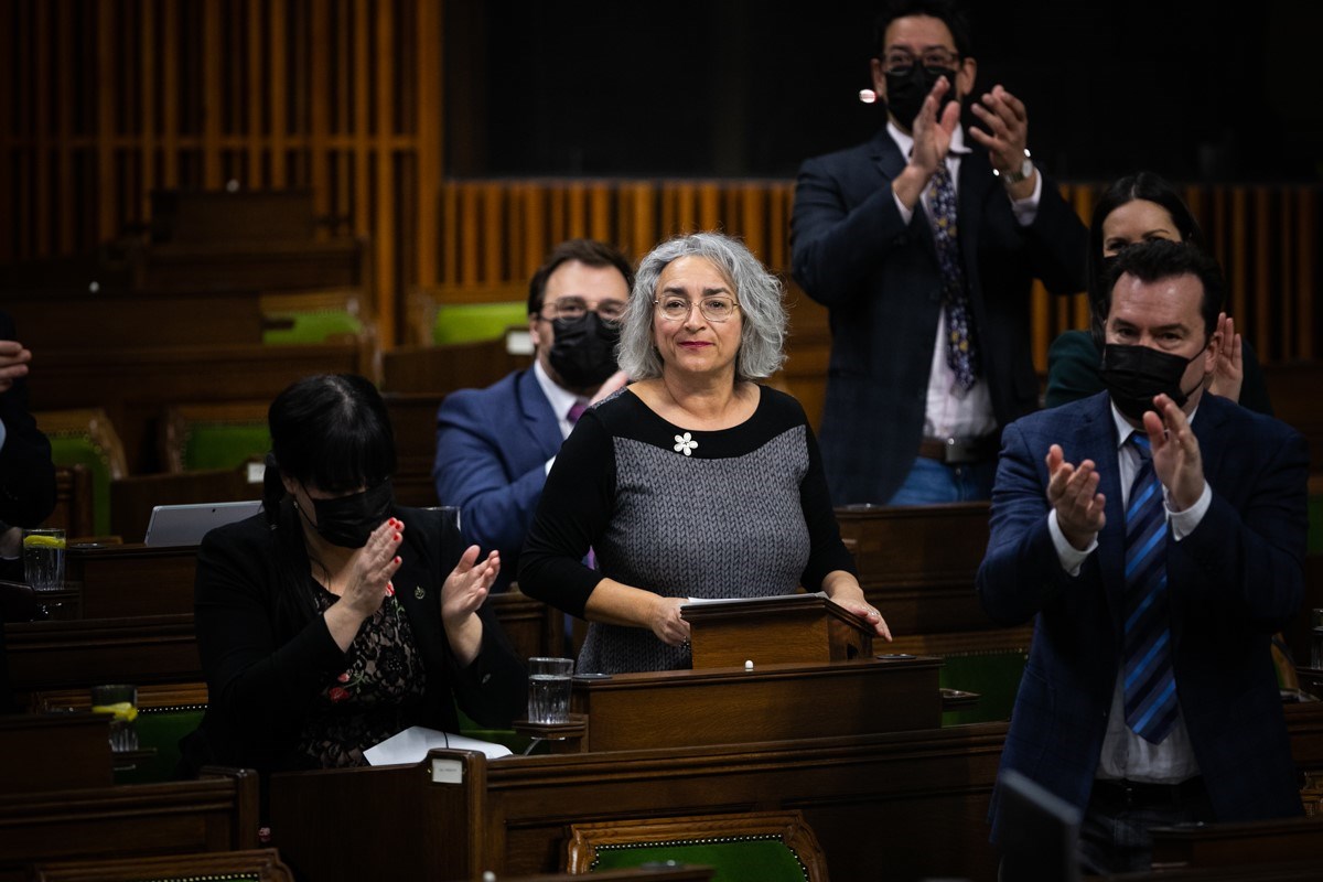 La députée bloquiste DeBellefeuille dénonce vigoureusement cette cohabitation