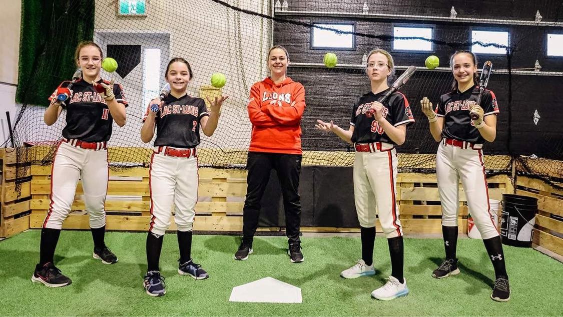 Noémie Laniel, Rafaëlle Boisvert, Audrey Ménard-Lavergne, Mélya Boileau, Emma Fournier à la Cage de pratique 110.