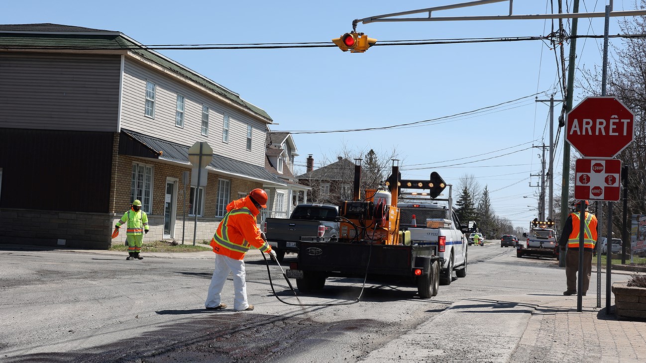 Des travaux de rapiéçage de l'asphalte sur la 340 et la 201