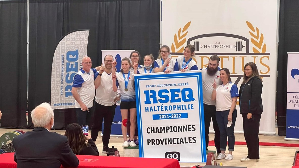 L'équipe féminine d'haltérophilie du Chêne-Bleu est couronnée championne provinciale