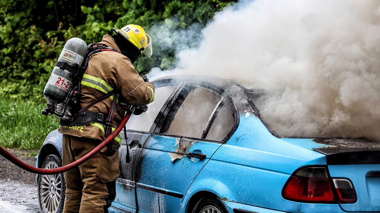 Un véhicule en flammes ralentit la circulation sur le chemin de la Cité-des-Jeunes 