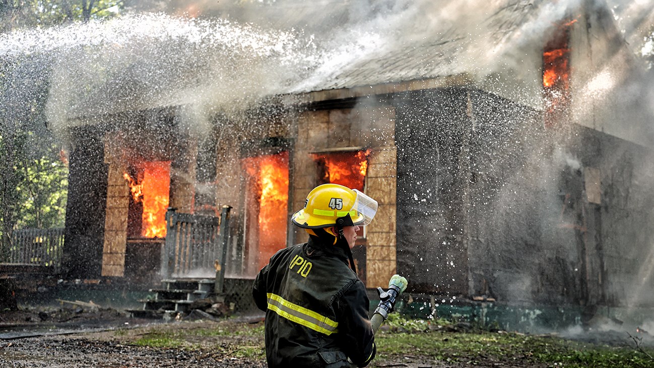 Un feu pour apprendre à mieux combattre le feu. 