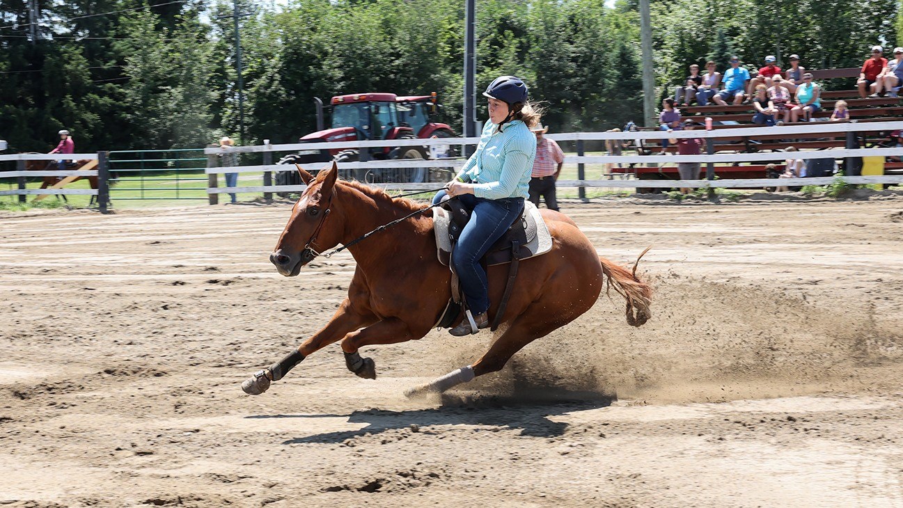 Une compétition équestre enlevante à Coteau-du-Lac