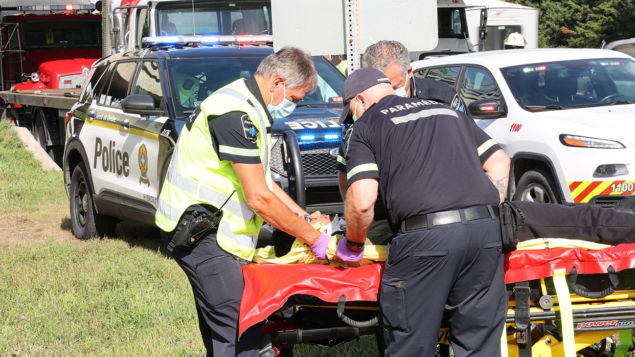 Collision à Rivière-Beaudette: deux victimes sont transportées à l'hôpital