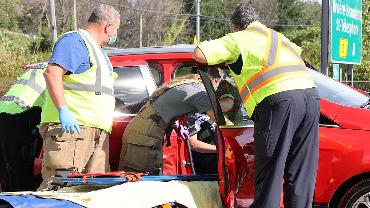 Collision à Rivière-Beaudette: deux victimes sont transportées à l'hôpital