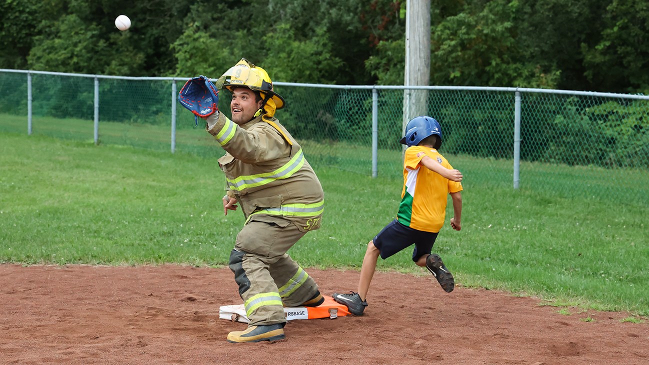 Un match de baseball à bâtons rompus à Sainte-Justine-de-Newton