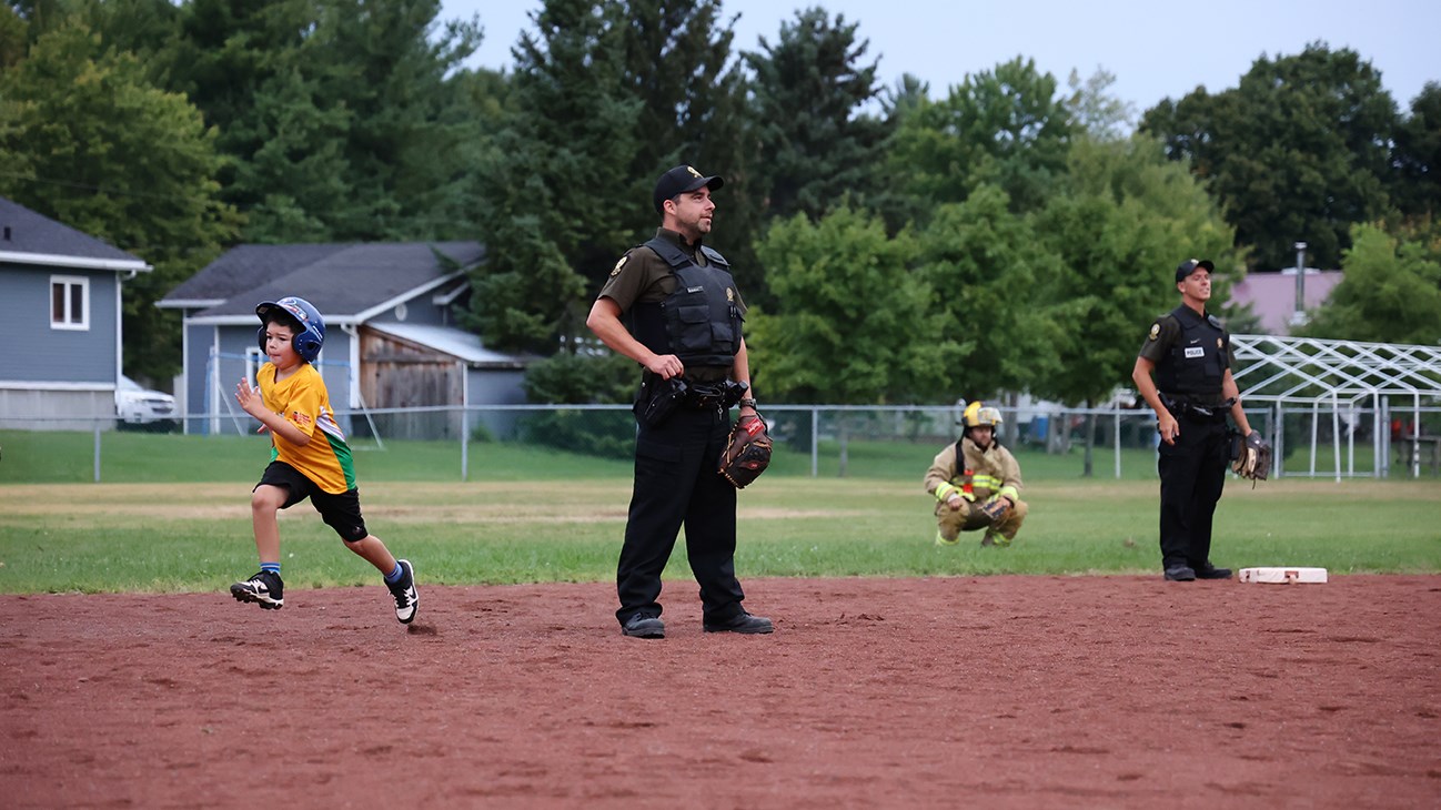 Un match de baseball à bâtons rompus à Sainte-Justine-de-Newton