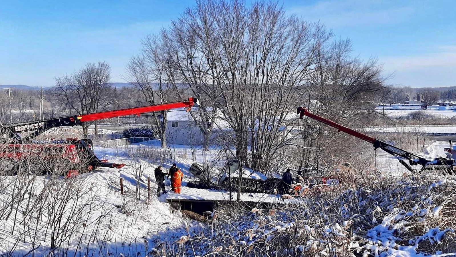 Sortie de piste pour une surfaceuse