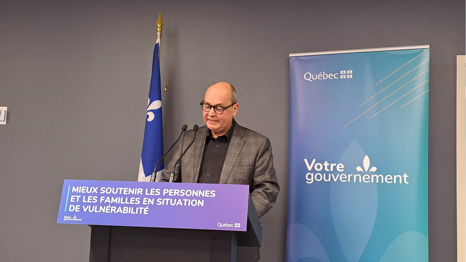 Le député de Beauharnois, Claude Reid