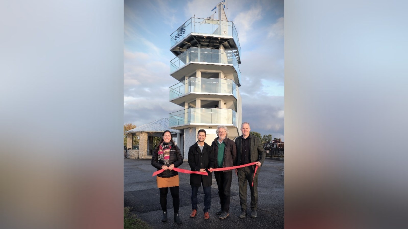 Présents sur la photo, de gauche à droite : Marie-Bernard Turmel (Valrive), Miguel Lemieux (maire de Salaberry-de-Valleyfield), Michel Laniel (Laniel architecte) et Frédéric Vincent (vice-président du conseil d’administration des Régates de Valleyfield)