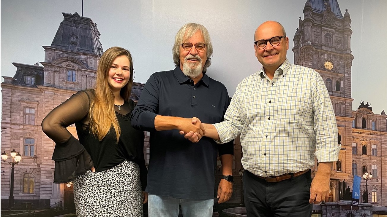 Sur la photo, on retrouve de la gauche vers la droite : Bianca Lefebvre, directrice générale, André Mageau, président du conseil d’administration et Claude Reid, député de Beauharnois