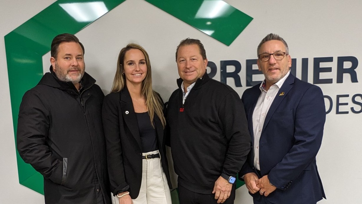 Sur la photo de gauche à droite : Stéphane Scotto, Marie-Pier Leduc (Desjardins), Frédérick Savaria, Mario Hébert
