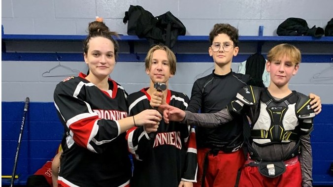La Masse de la Persévérence a été remise à la brigade défensive formée de Angélique Lauzon, Jacob Richard Elliot Hebert et Antoine Boulianne qui a joué avec assurance et constance tout au long du match du M14