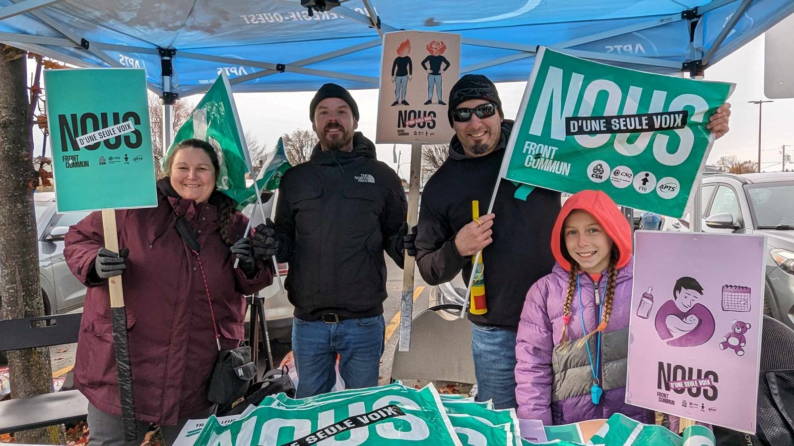 À quelques pas de M. Boudrias et ses collègues, les employés du CISSS de la Montérégie-Ouest affiliés à l’Alliance du personnel professionnel et technique de la santé et des services sociaux (APTS) étaient eux aussi en moyen de pression