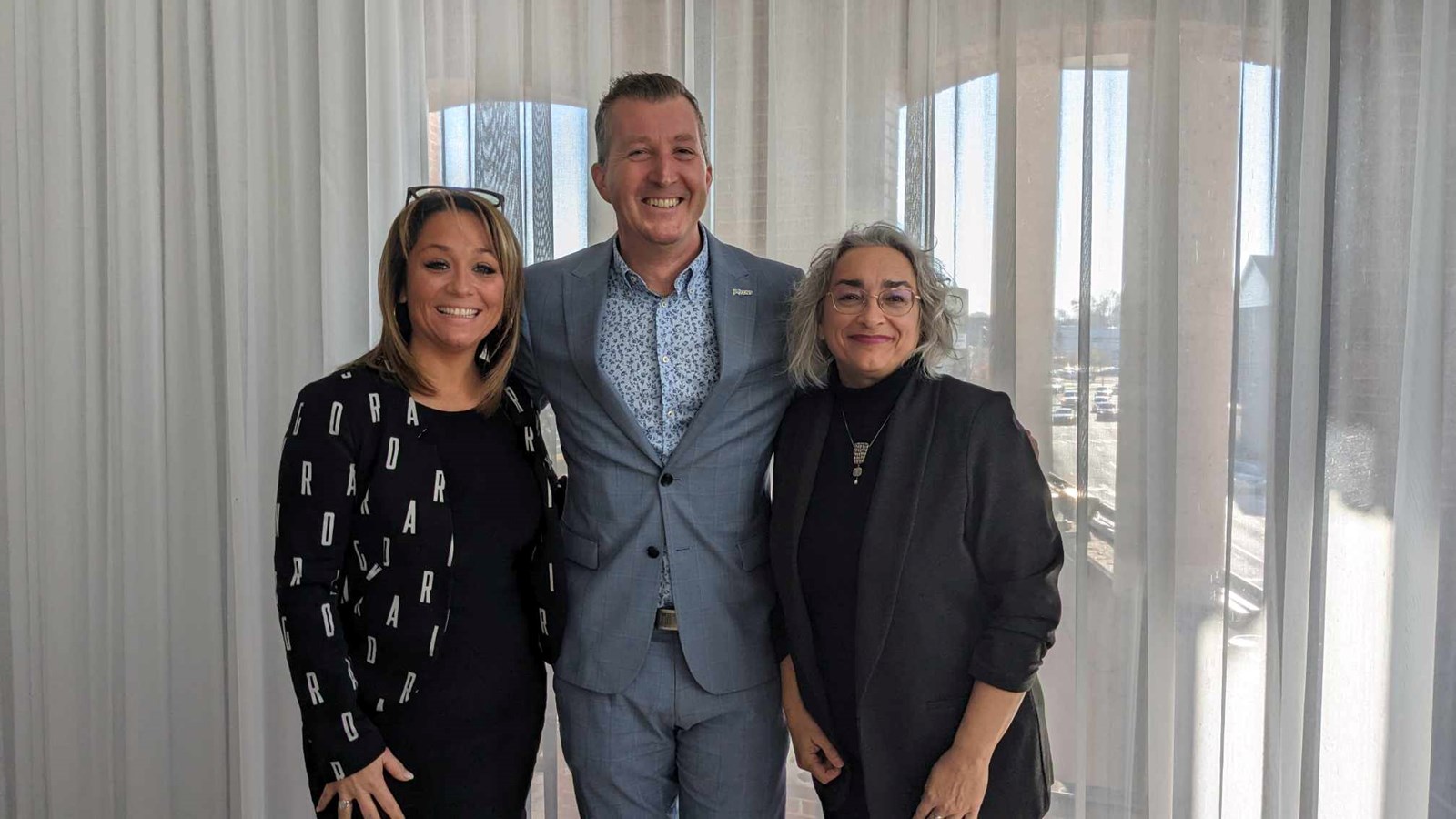 Aux côtés de la députée, on retrouvait le directeur de la Chambre de commerce et d’industrie de Vaudreuil Soulanges (CCIVS), Mathieu Miljours et la directrice de la Chambre de commerce et d’industrie de Beauharnois-Valleyfield-Haut-Saint-Laurent (BVHSL), Éliane Galipeau
