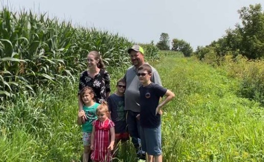 Aménagement d'une bande riveraine élargie pour les pollinisateurs de 0,27 ha chez Roch Vernier et fils de Saint-Stanislas-de-Kostka 
