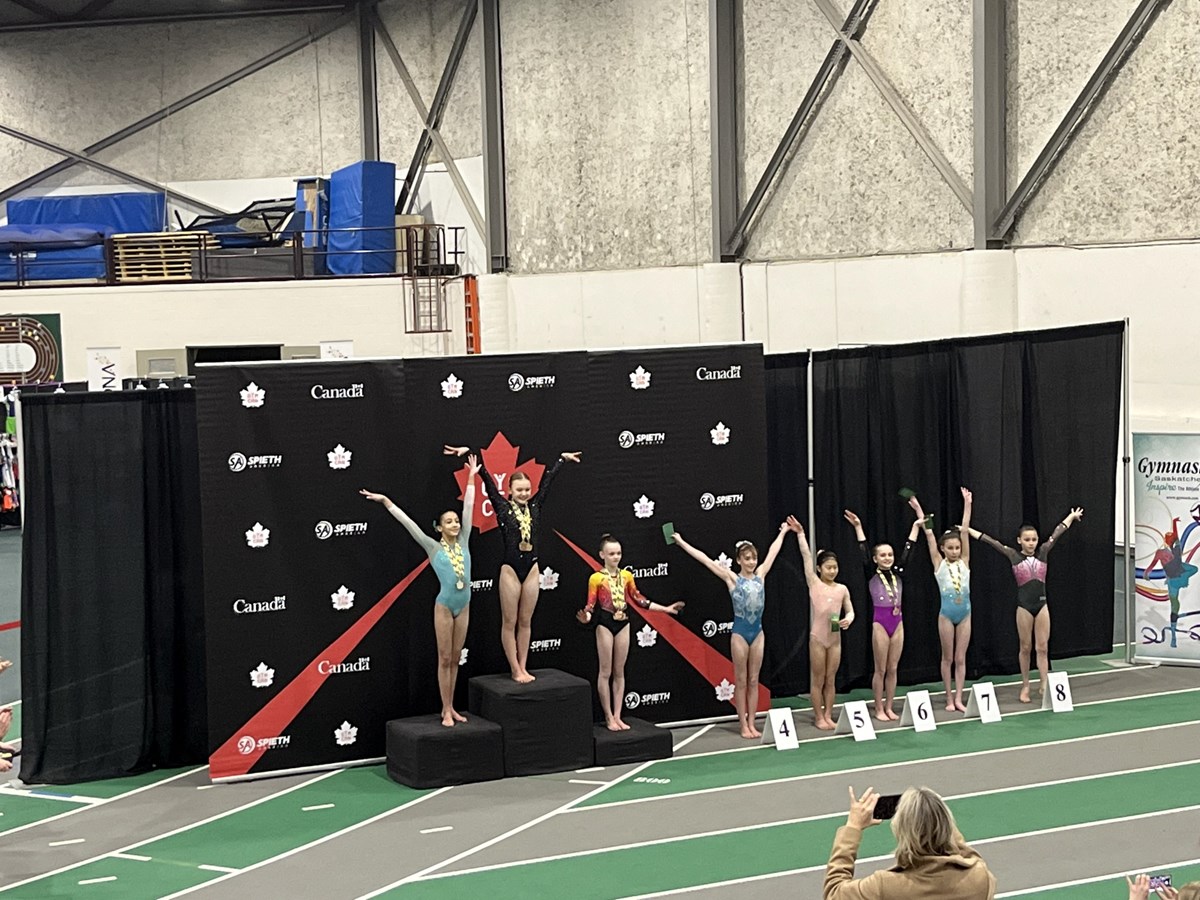 Deux gymnastes du programme sport-études du Chêne-Bleu en compétition à Saskatoon
