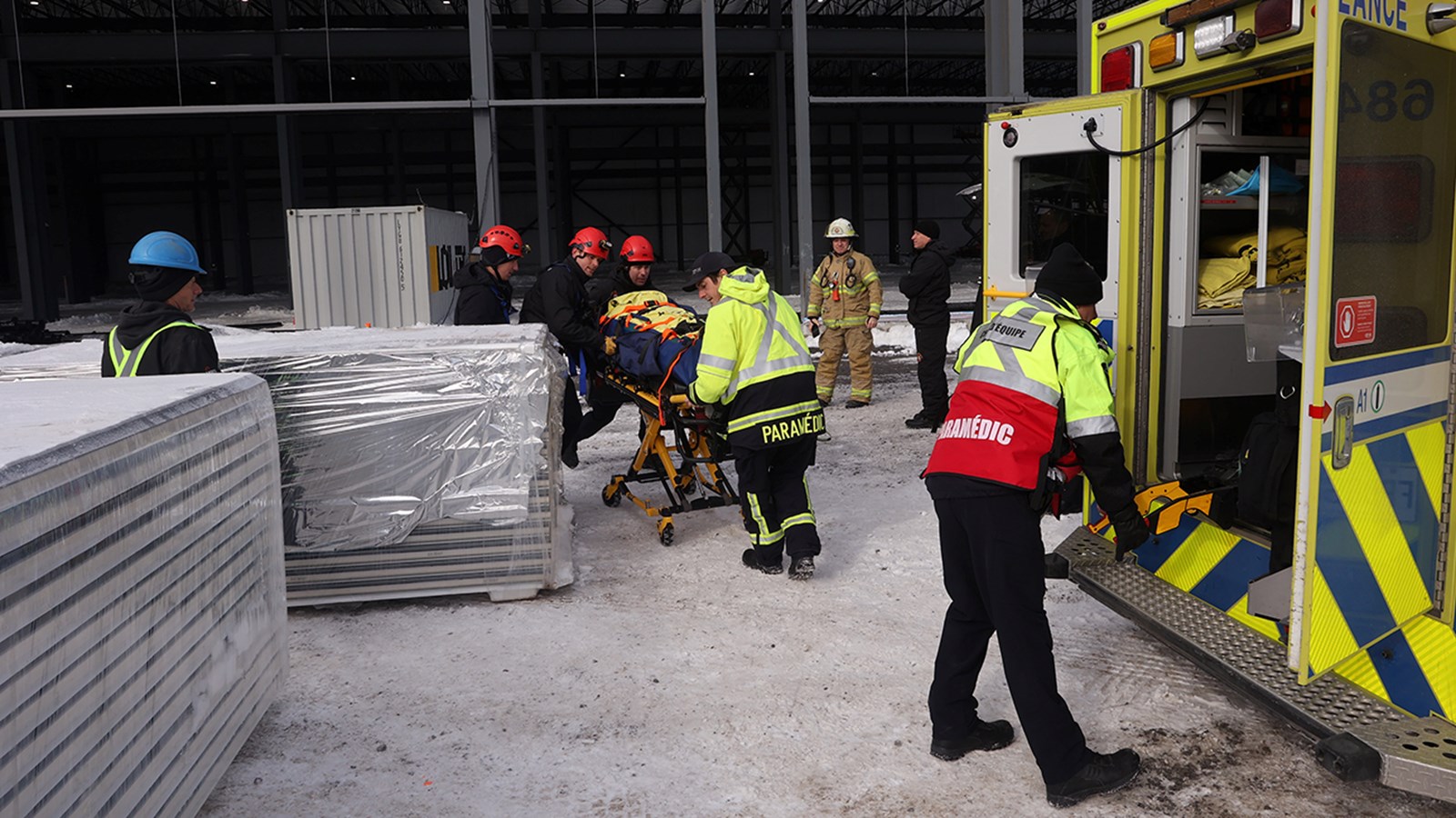 Impressionnant sauvetage en hauteur des pompiers de Salaberry-de-Valleyfield