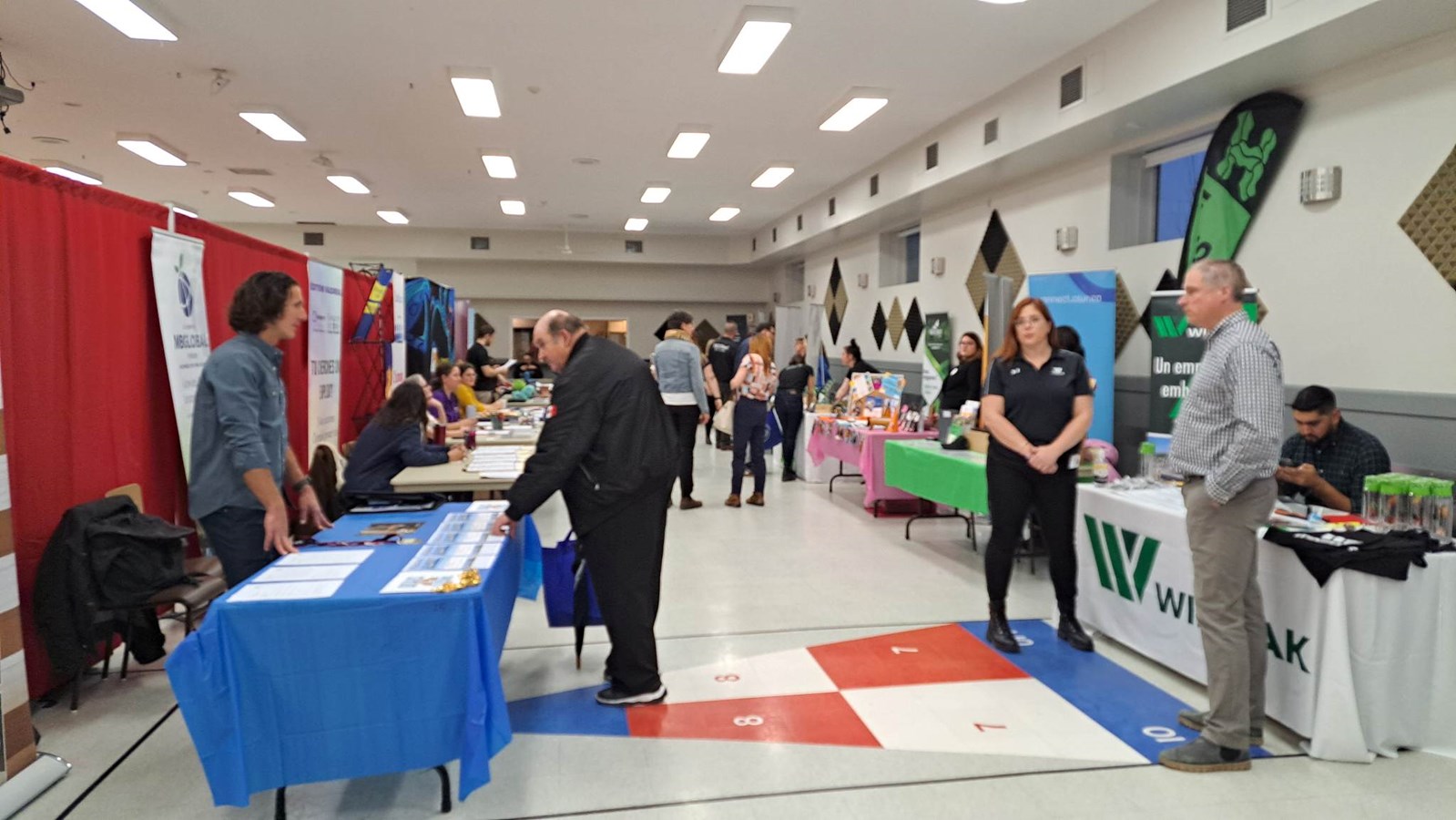 Les visiteurs au rendez-vous lors du Salon de l'emploi de Vaudreuil-Soulanges