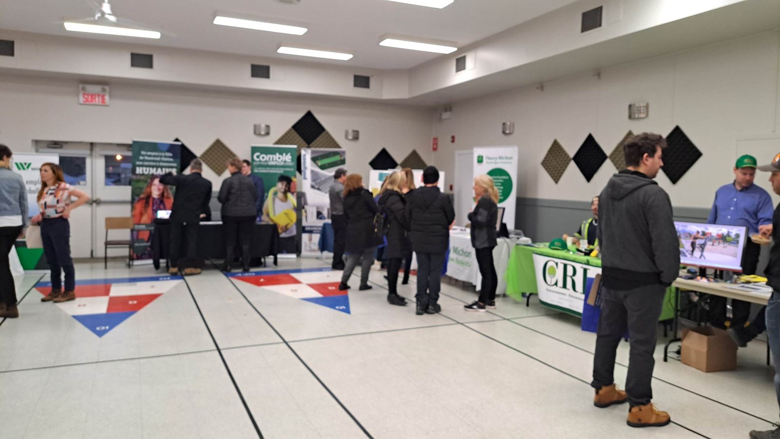 Les visiteurs au rendez-vous lors du Salon de l'emploi de Vaudreuil-Soulanges