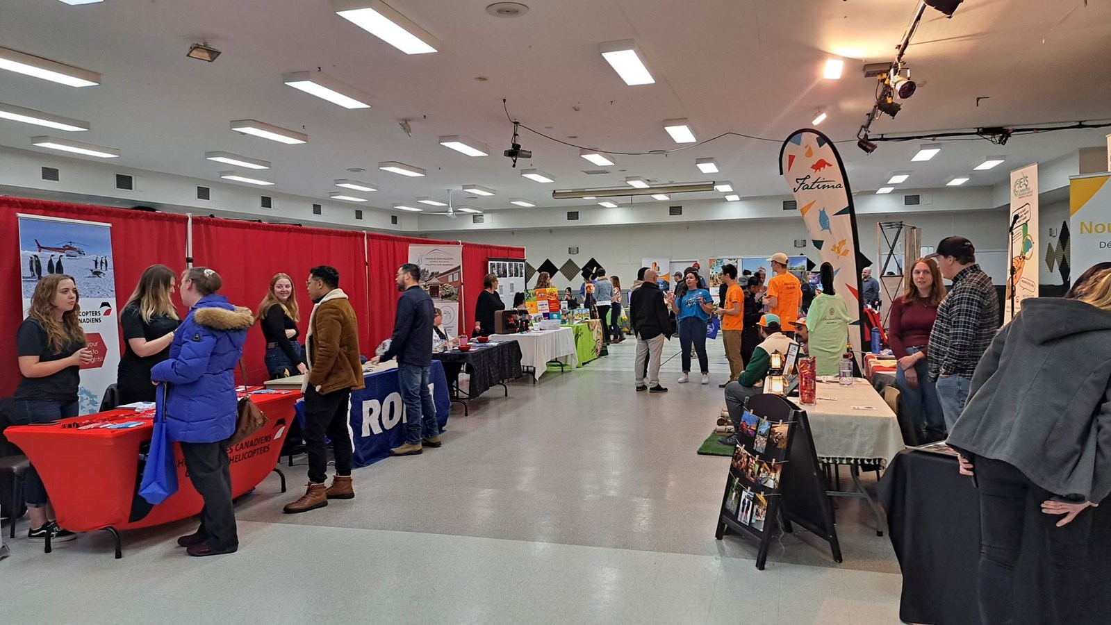Les visiteurs au rendez-vous lors du Salon de l'emploi de Vaudreuil-Soulanges