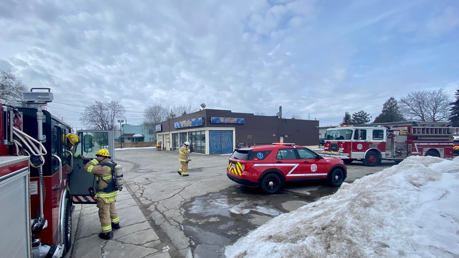 Incendie dans un garage commercial de Rigaud