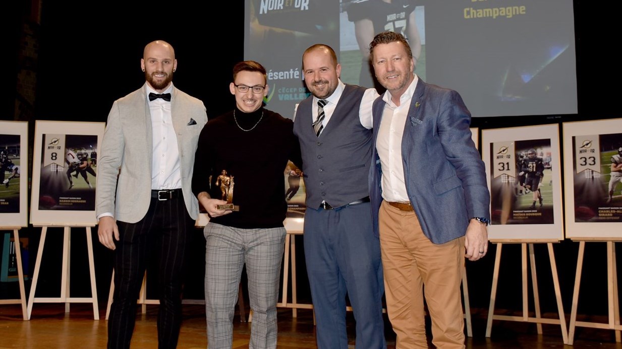 Jérôme Champagne s'est vu remettre le prix du Meilleur esprit sportif