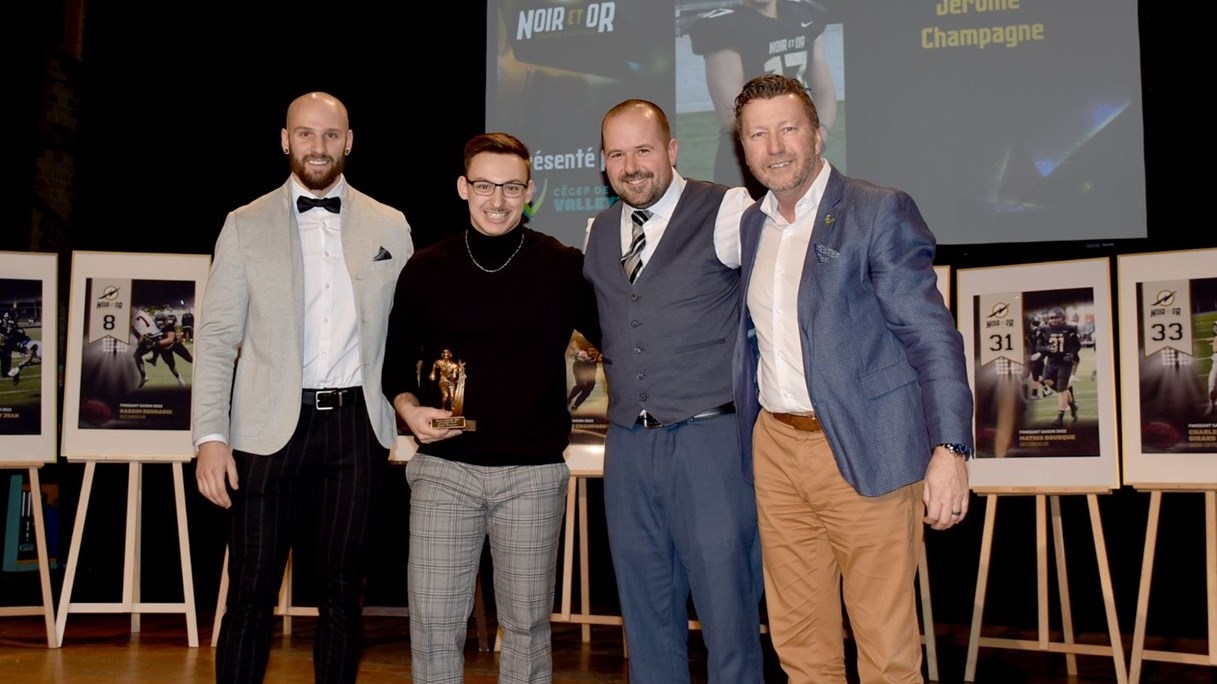 Jérôme Champagne s'est vu remettre le prix du Meilleur esprit sportif