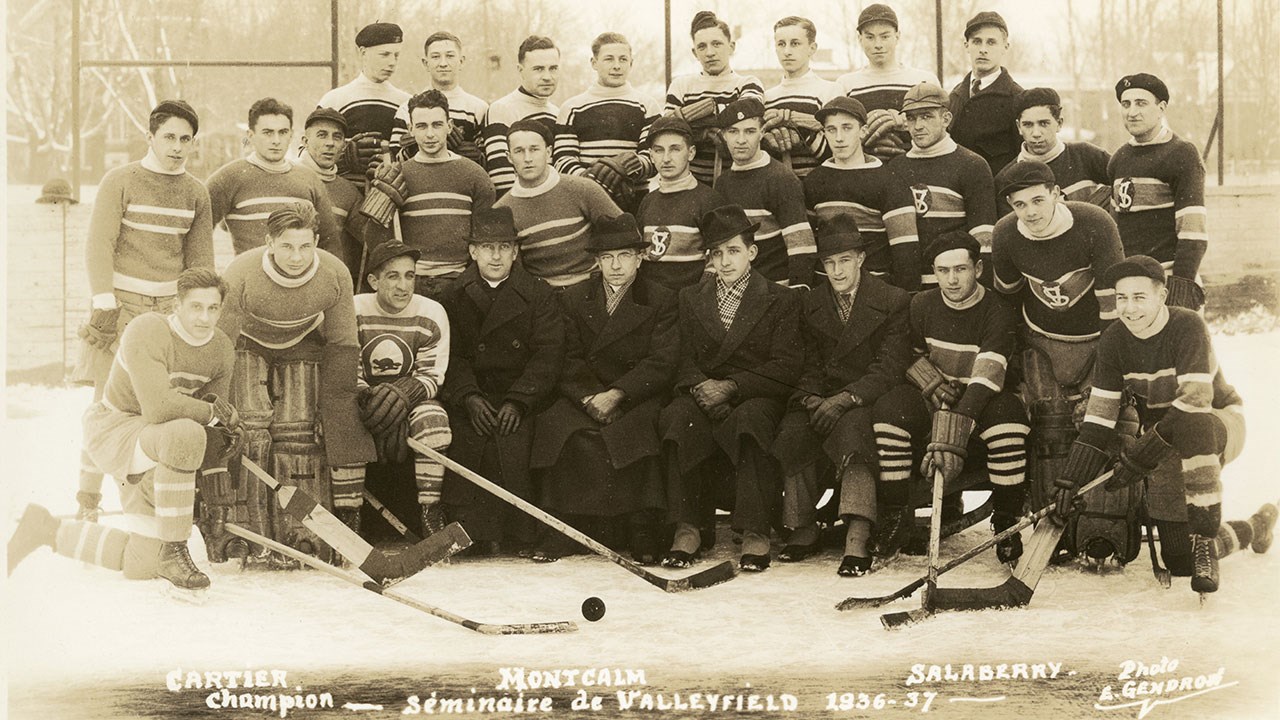 Équipe de hockey du Séminaire de Valleyfield, 1936-1937.
