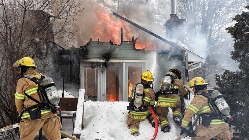 Incendie à Vaudreuil-Dorion: des articles de fumeurs seraient en cause