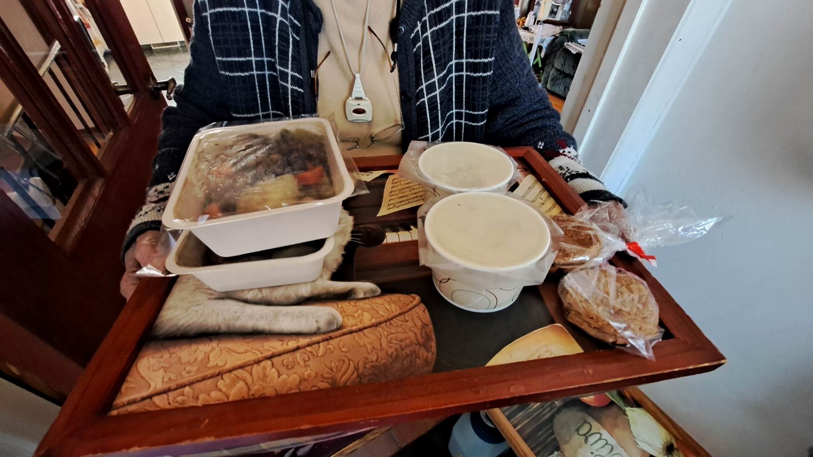Les repas comprennent une soupe, un plat principal et un dessert 