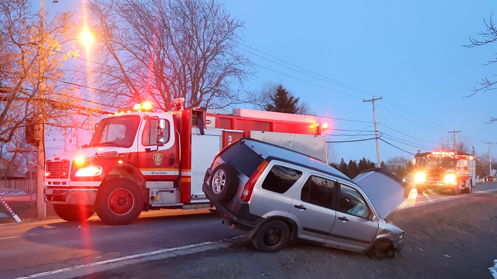 Pas de blessés dans une collision spectaculaire aux Cèdres