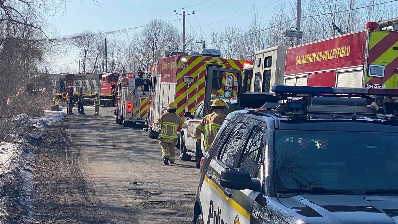 Collision entre un train et un camion semi-remorque