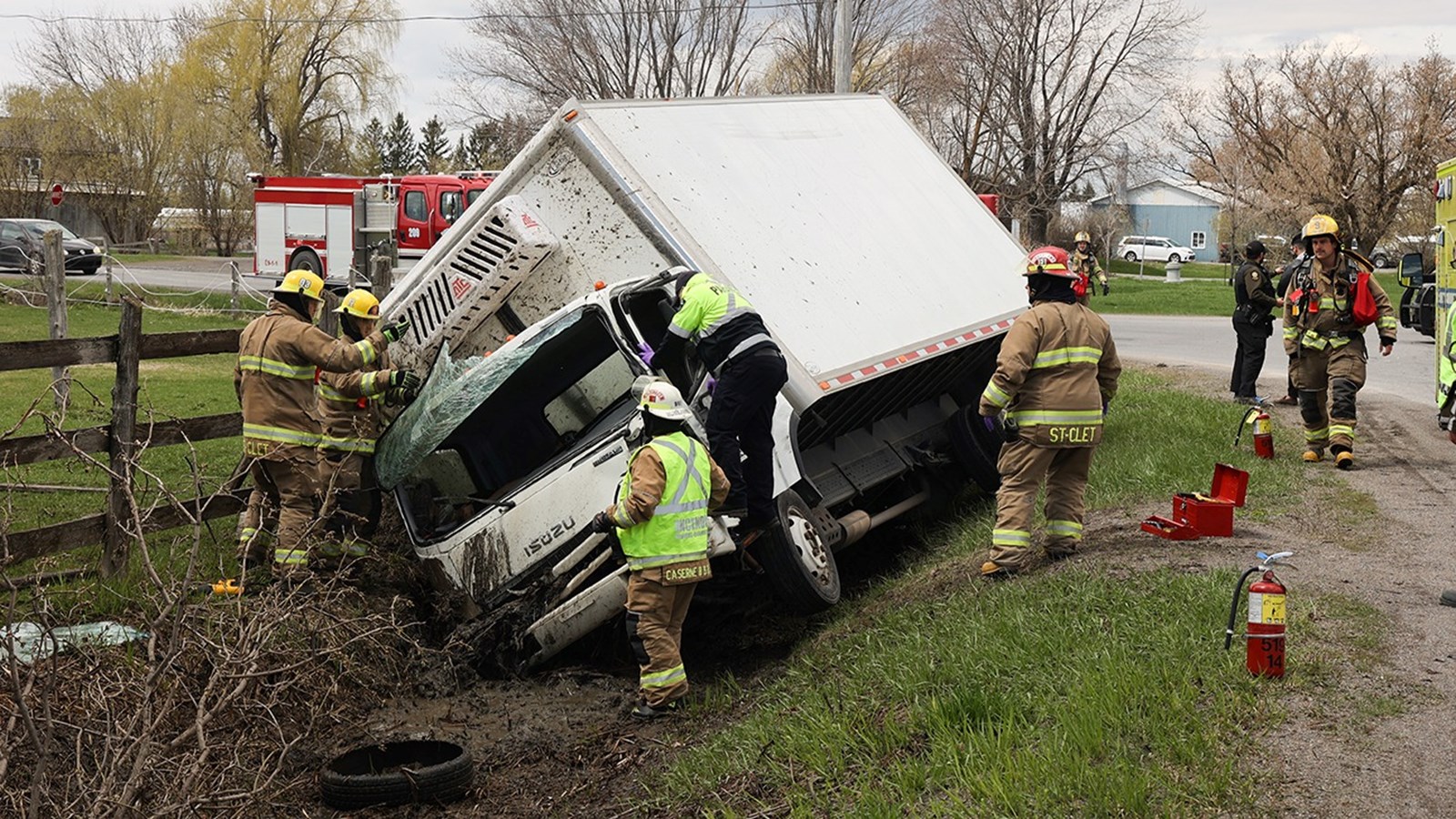 Un conducteur souffre de blessures importantes à la suite d'une violente collision