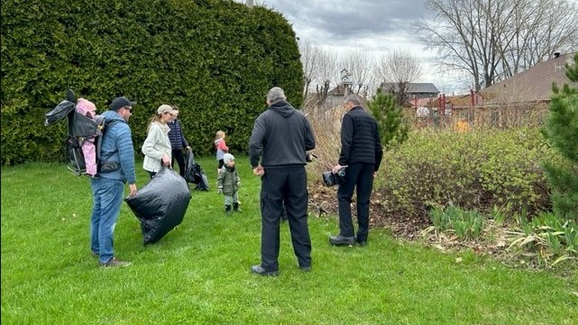 Les pompiers de Salaberry-de-Valleyfield mobilisés pour une corvée de nettoyage