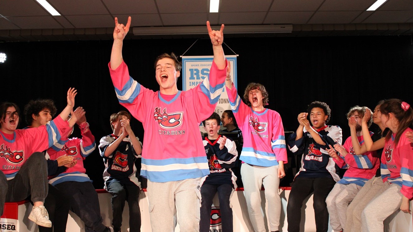 L’équipe d’improvisation de la Cité-des-Jeunes remporte la grande finale