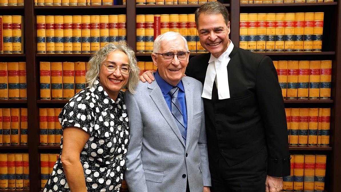 M. Rochefort a été reçu en grande pompe à Ottawa par la députée Claude DeBellefeuille. Il a notamment rencontré le président de la Chambre des Communes, Anthony Rota dans son bureau de fonction