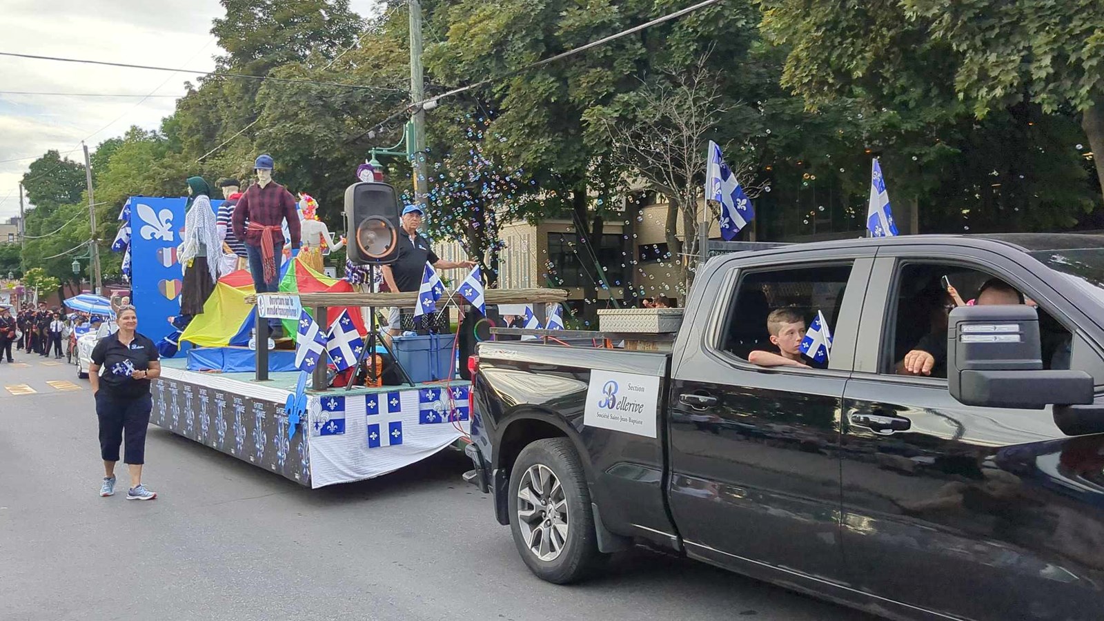 Retour en images sur le défilé de la Fête nationale et le spectacle de Sara Dufour à Salaberry-de-Valleyfield 