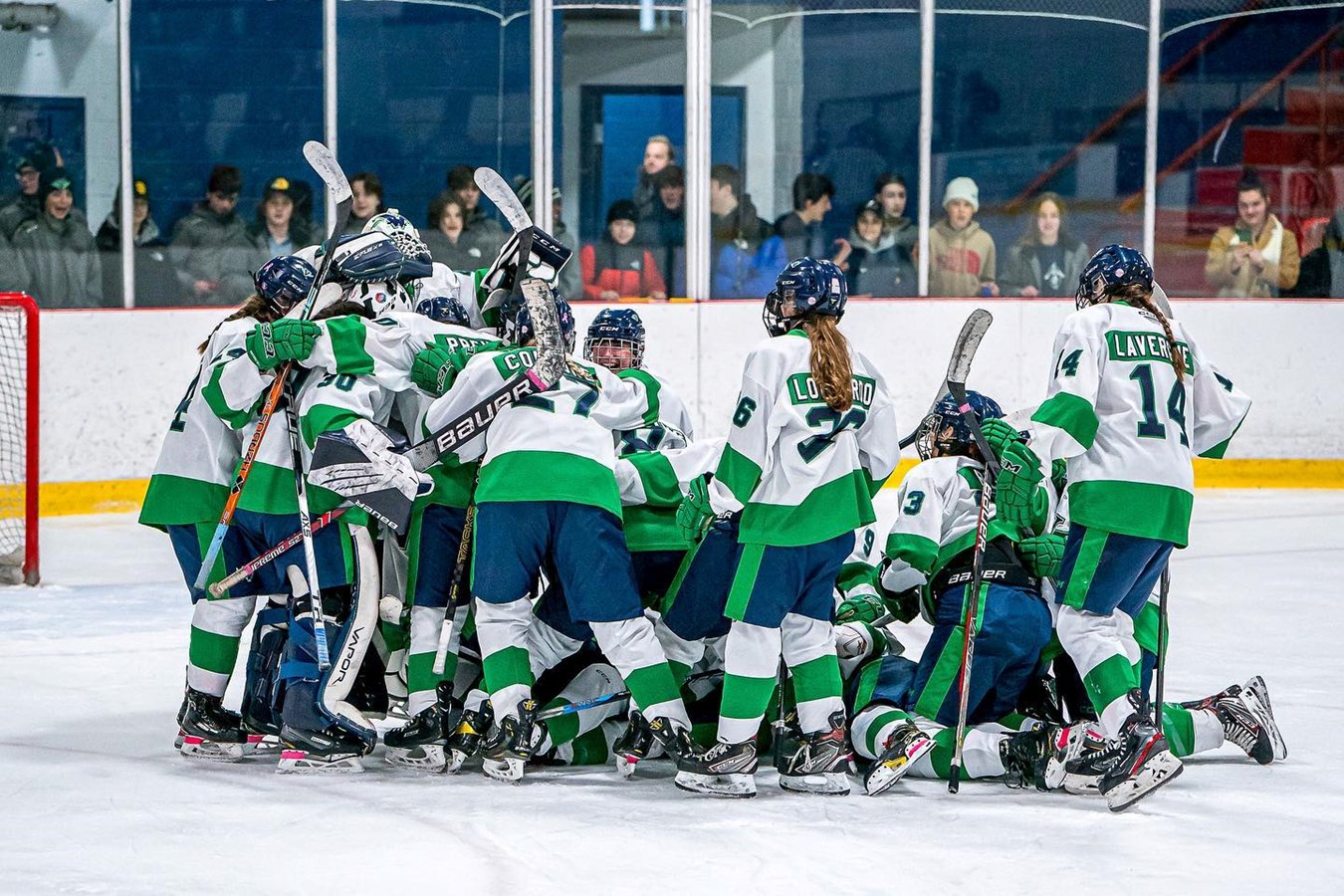 L'équipe de hockey féminin du Collège Bourget est enfin sanctionnée