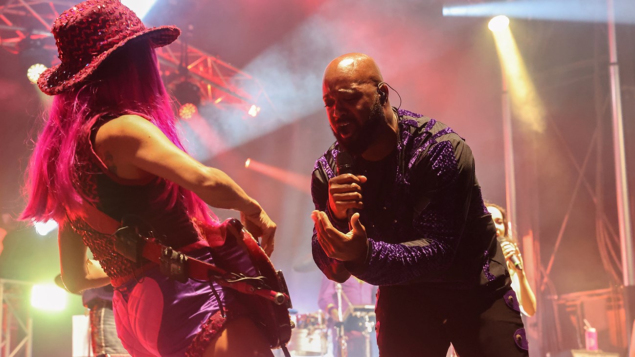 Le Boogie Wonder Band fait bouger la foule en marge des Régates de Valleyfield