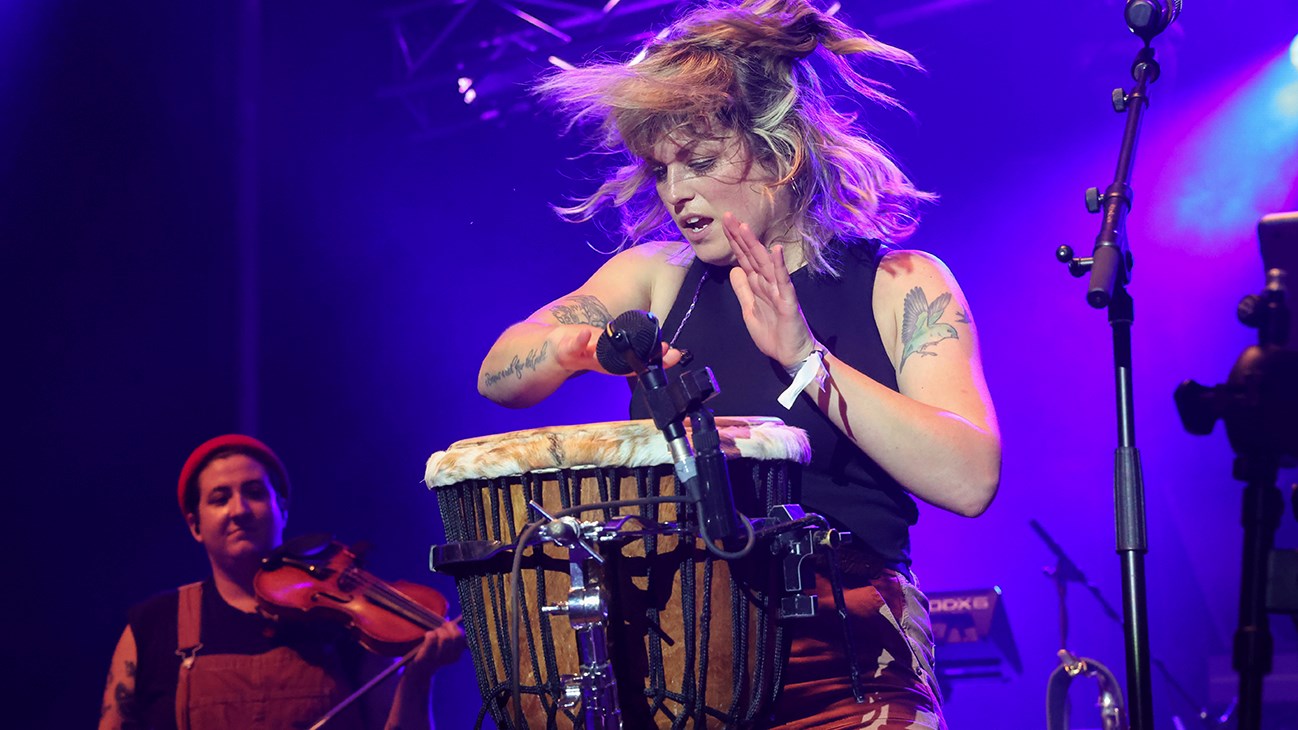 Le Boogie Wonder Band fait bouger la foule en marge des Régates de Valleyfield