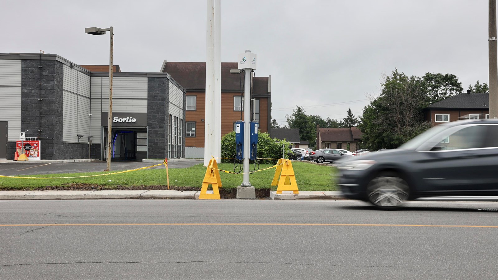 Une nouvelle borne de recharge électrique aménagée à Vaudreuil-Dorion